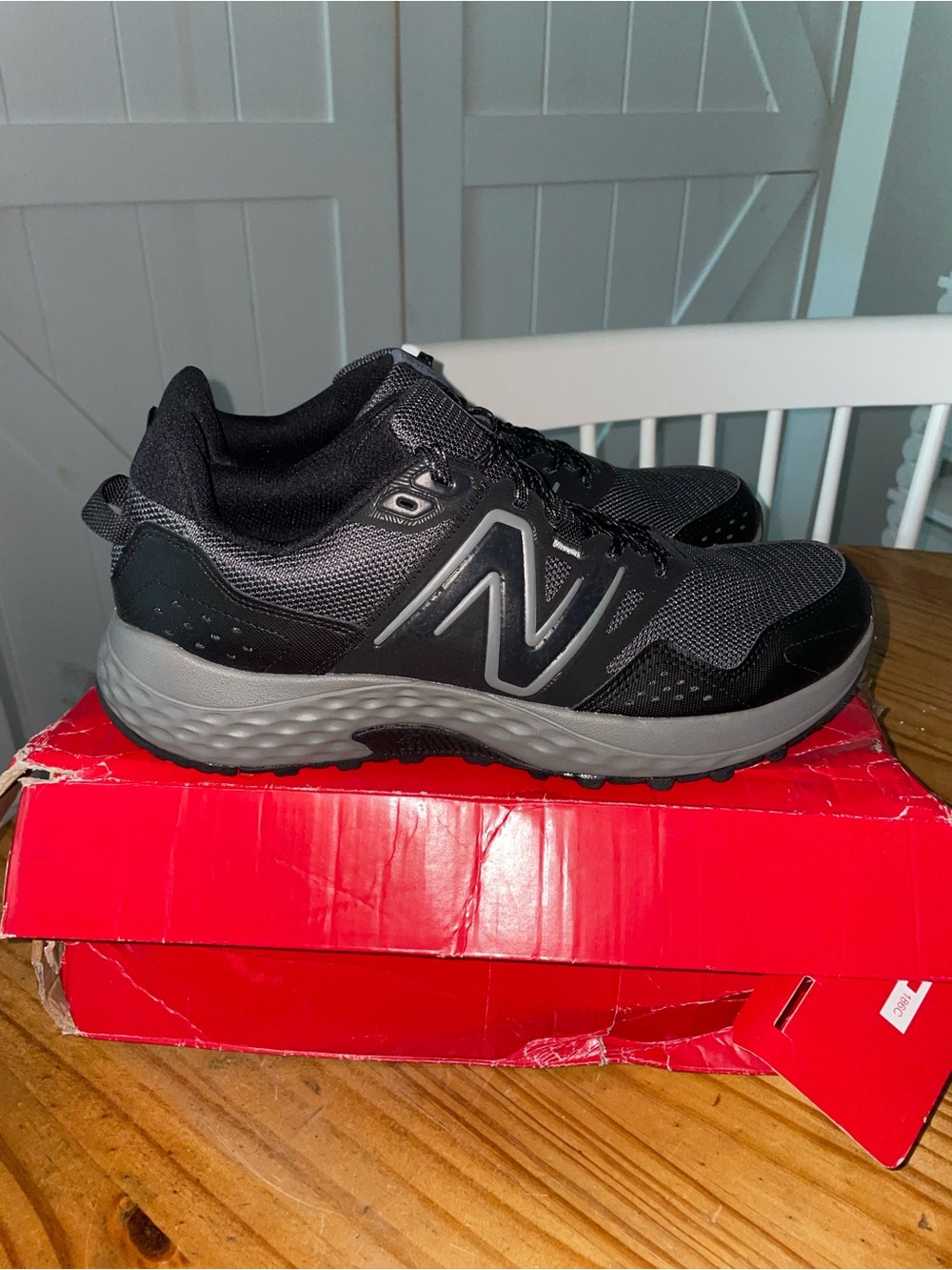 New Balance 410v8 Trail Running Shoes Black Grey MT410LB8 Size 11.5 NEW